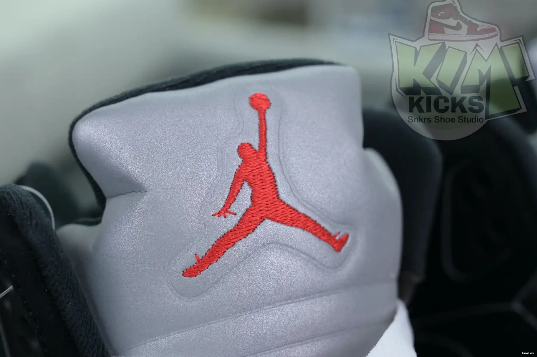 REIMAGINED” METALLIC Kimikick Jordan 5“BLACK Jordan Air 0524